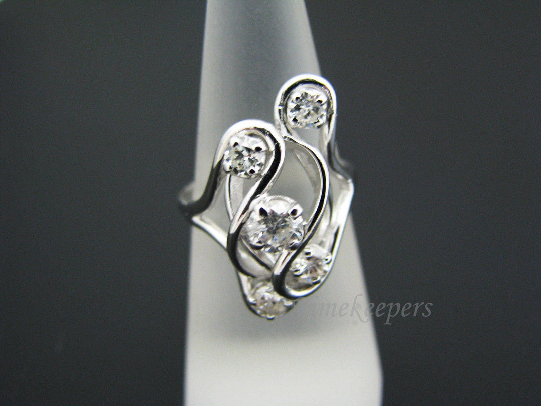 a344 Unique Stunning 5 Diamond Swirled Ring in 14k White Gold