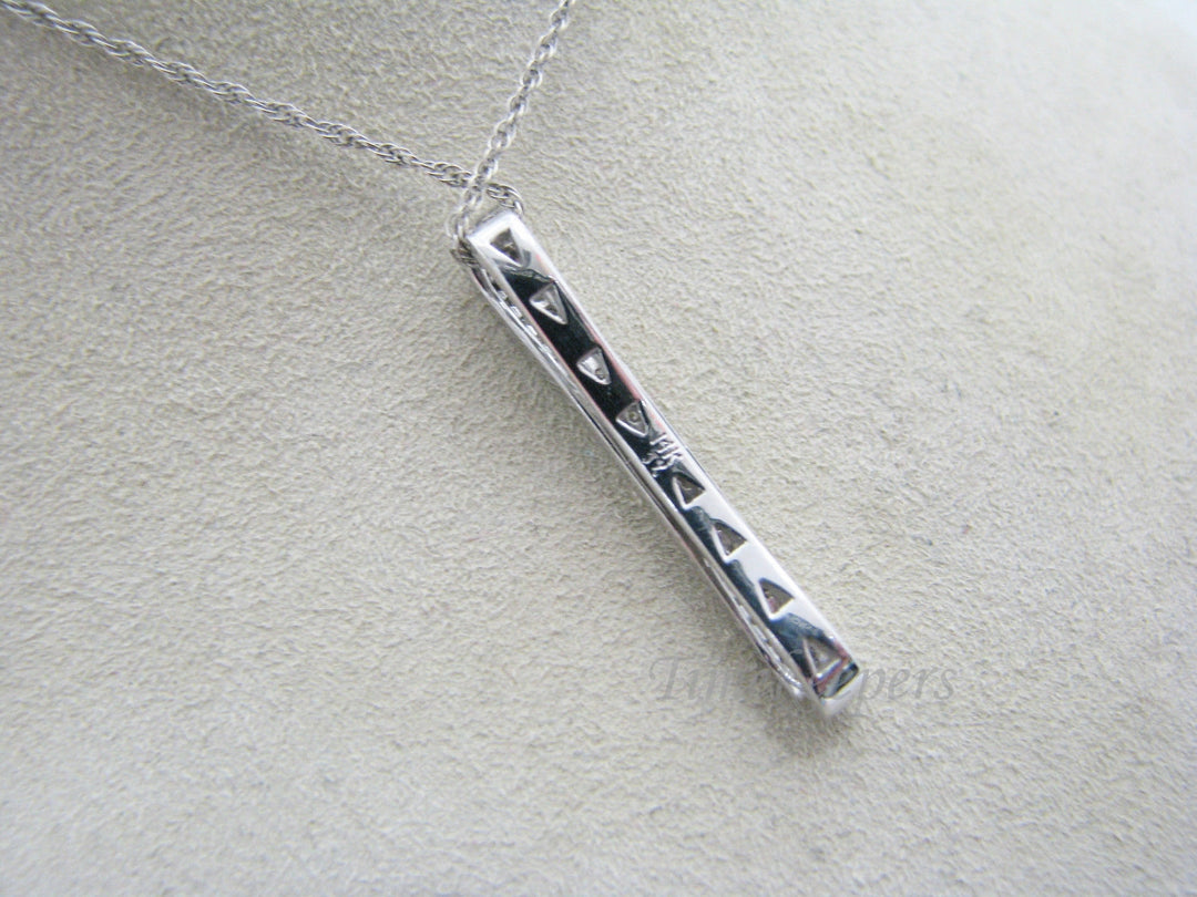 a376 Dazzling 14k White Gold Bar Pendant Necklace Encrusted Diamonds Down Front