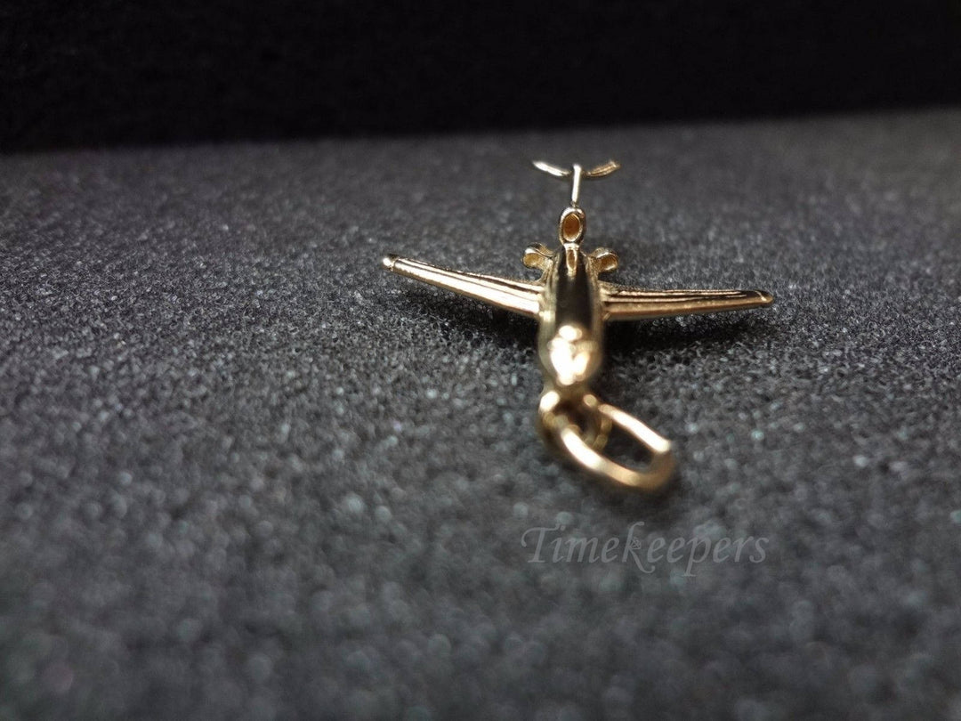 a596 Vintage 14k Yellow Gold 3D Airplane Charm Pendant