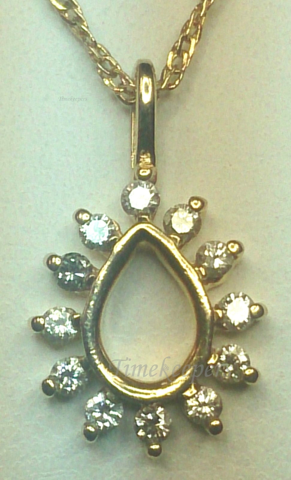 c666 Beautiful 14k Yellow Gold Necklace with 12 Brilliant Diamonds