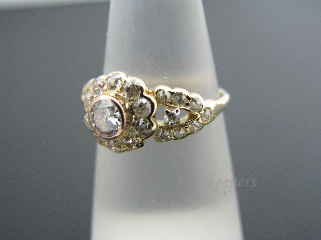 c663 Beautiful Flower Multi Diamond Ring in 14k Yellow Gold