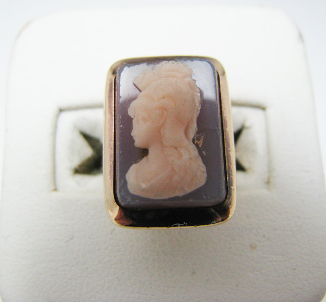 a975 Beautiful Vintage Carved Cameo Ring in 10k Yellow Gold