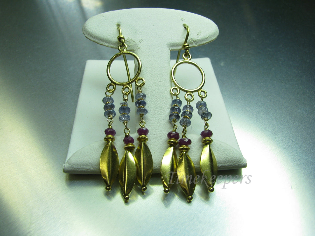 a786 Vintage 18k Yellow Gold Pierced Earrings with Amethyst and Garnet Stones