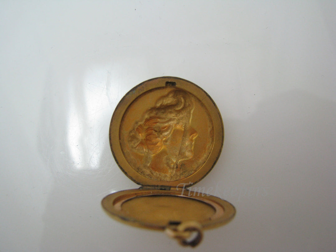 a668 Beautiful Art Nouveau Gold Filled Locket