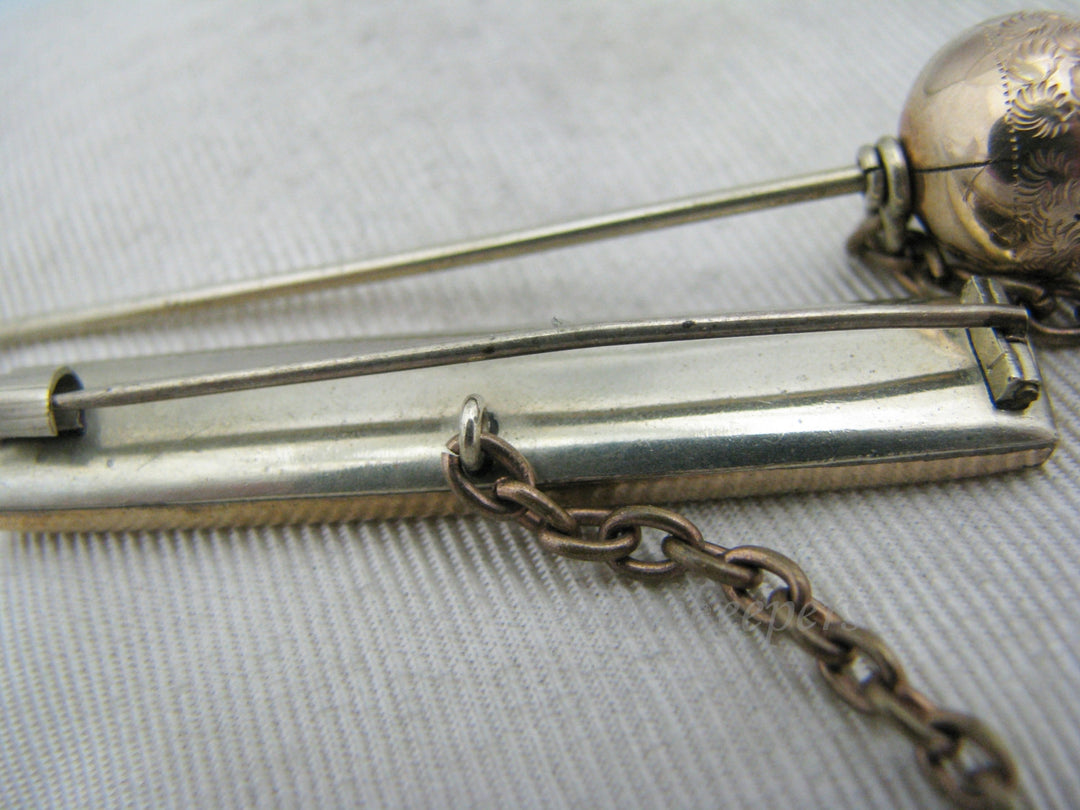 a1120 Beautiful Vintage 9k Yellow Gold Hat/ Shawl or Kilt Pin with Enamel