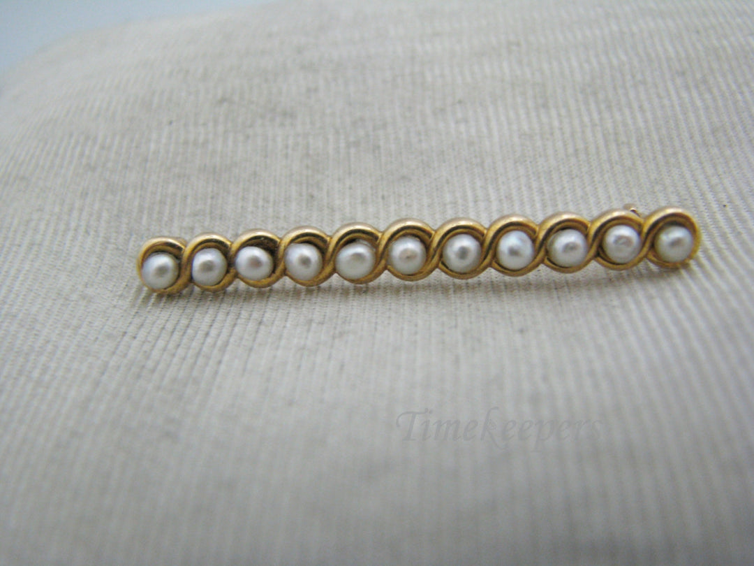 a1117 Beautiful Vintage Pearl Bar Brooch in 14k Yellow Gold