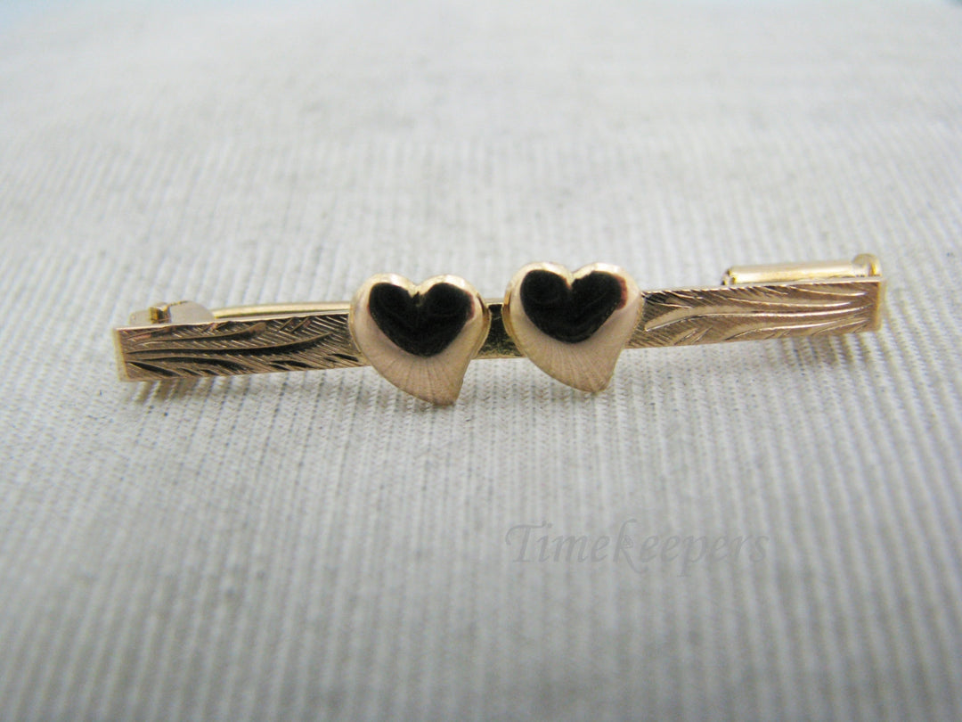 b041 Lovely Vintage 18k Yellow Gold Bar Brooch with Two Hearts