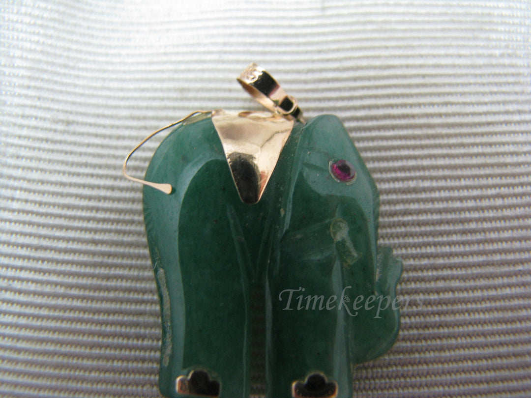 a641 Vintage Good Luck Charm Green Jade Elephant with 14k Gold Accents