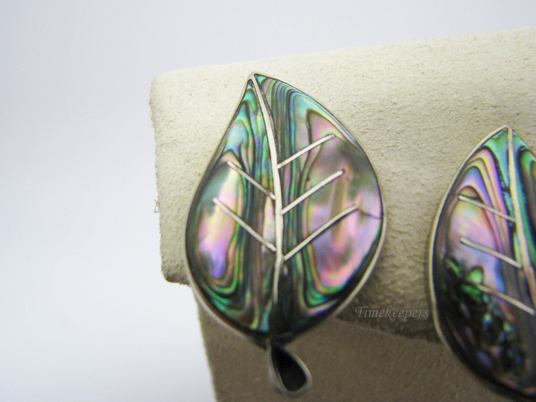 c609 Gorgeous Abalone Shell Leaf Shaped Screw Back Earrings in Sterling Silver