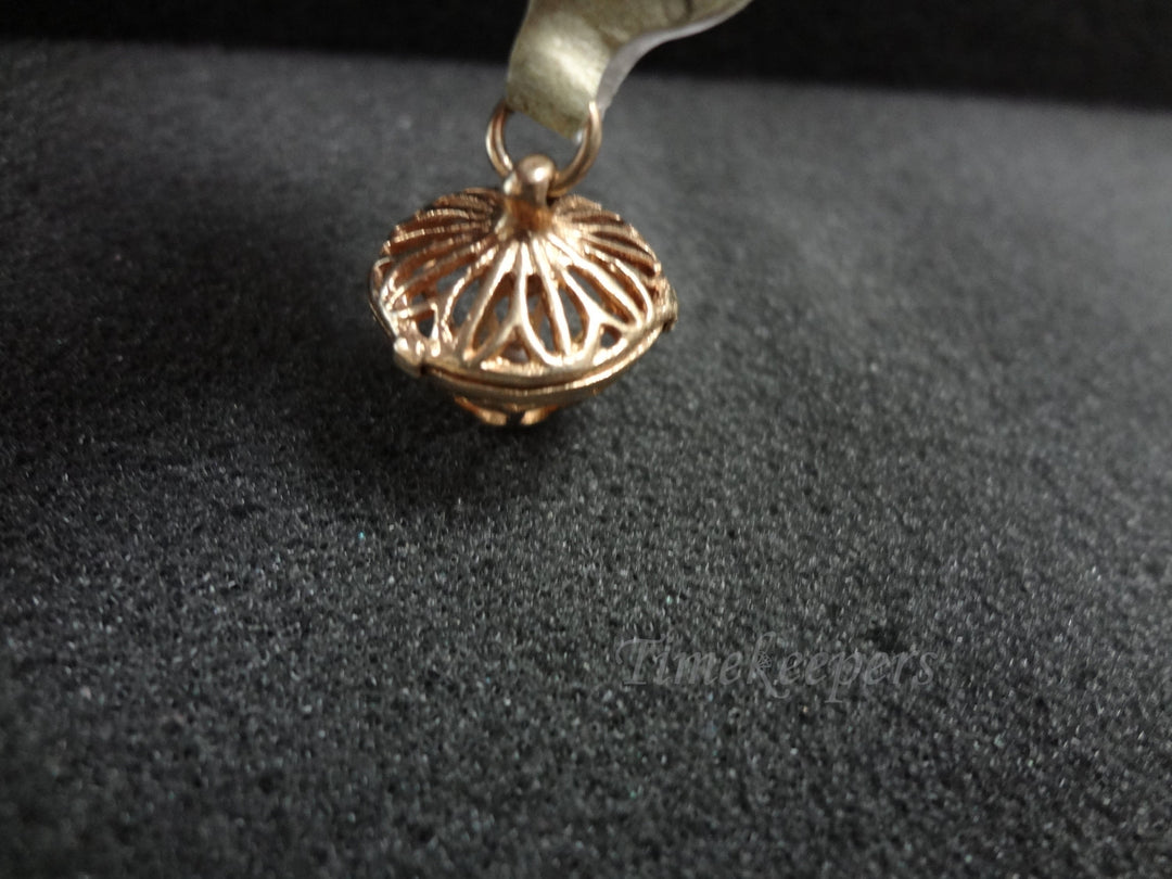 c538 Pretty 14k Yellow Gold Bird in a Golden Cage Charm or Pendant