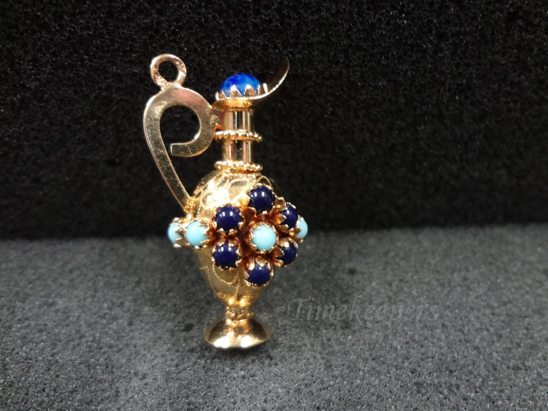 a839 Vintage 18k Yellow Gold Jug with a Blue Stopper, Charm or Pendant