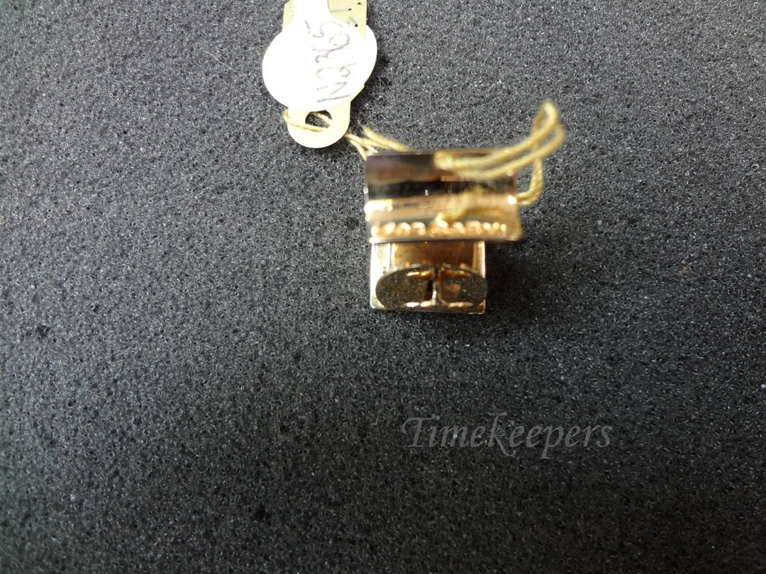 a875 Vintage 14k Yellow Gold Scale Charm or Pendant