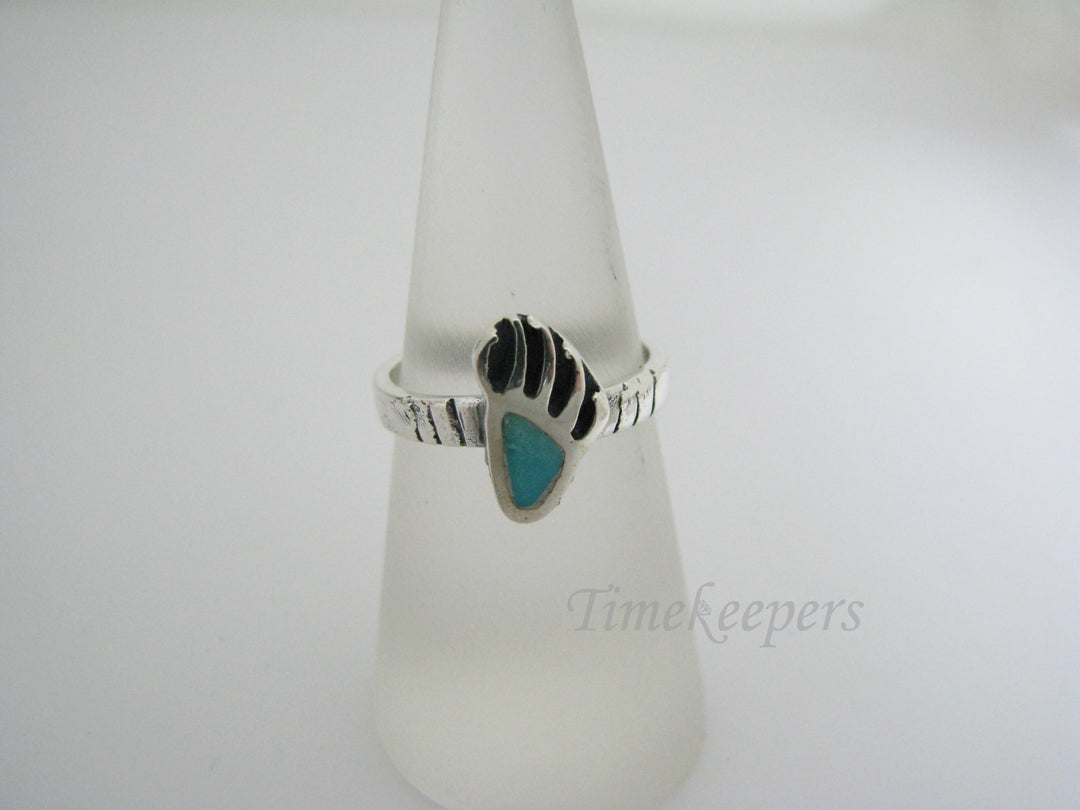 a439 Nice Sterling Silver Ring with Foot Design & Turquoise Inlay