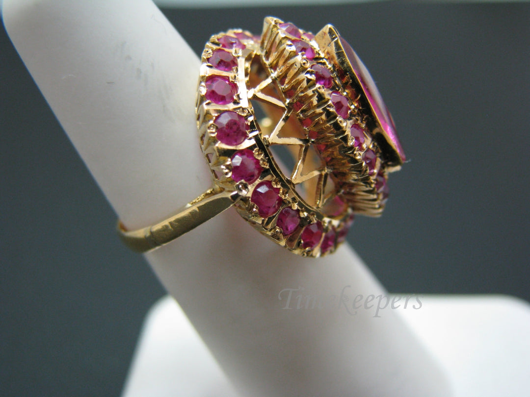 b101 Beautiful 18kt Yellow Gold Synthetic Ruby Cocktail Ring