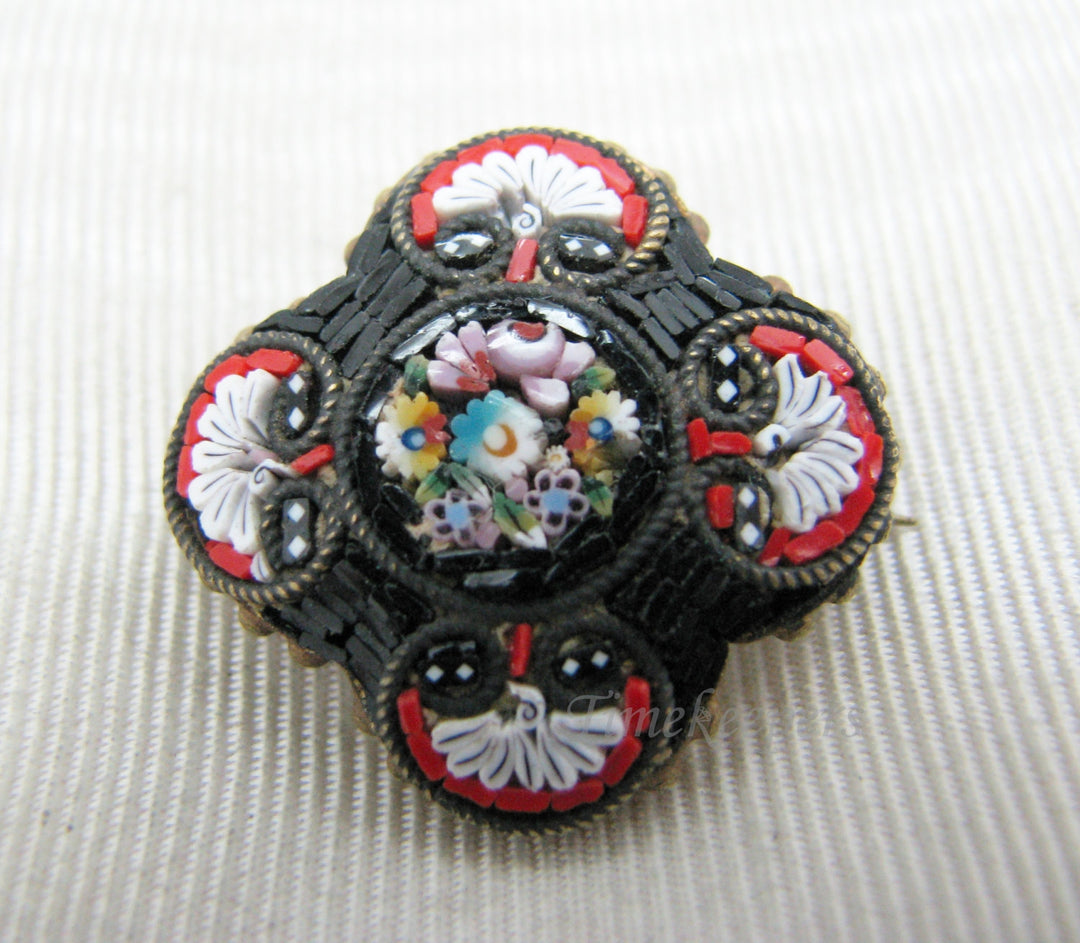 a1051 Beautiful Vintage Micro Mosaic Scalloped Edge Brooch in Black and Red