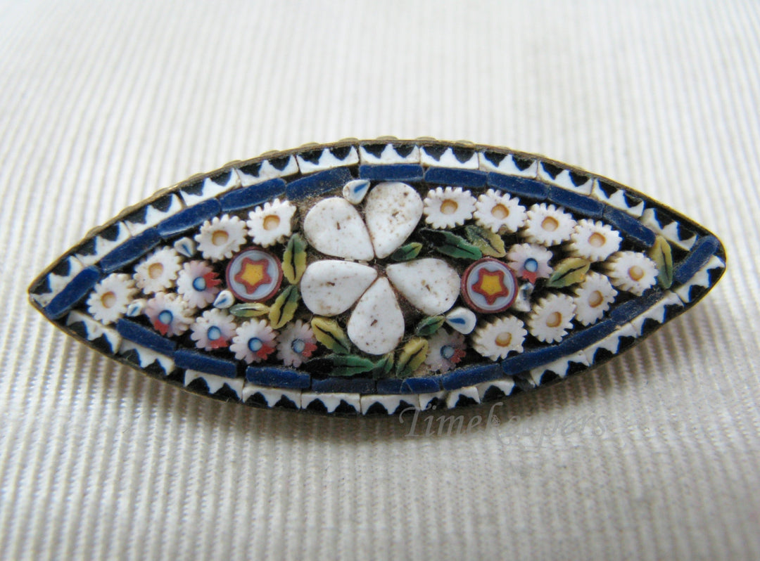 a1052 Beautiful Vintage Micro Mosaic Ellispe Brooch in Blue and White