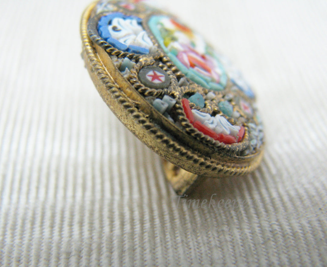 a947 Beautiful Vintage Micro Mosaic Oval Brooch in Blue and Red