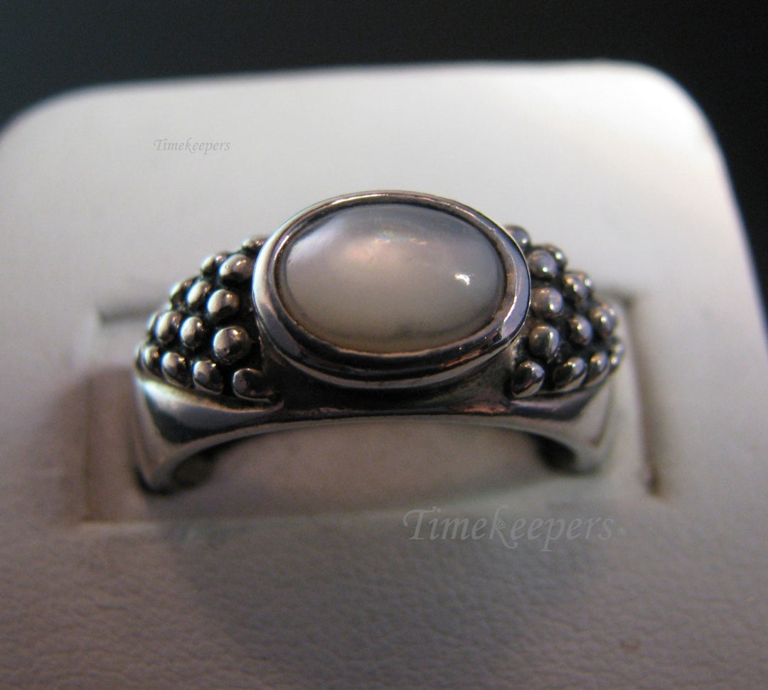 c262 Stunning Sterling Silver Ring with Oval Mother of Pearl