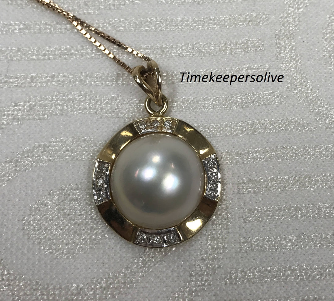 b121 Beautiful Luster Half Pearl Chain Necklace Pendant with Diamonds in 14k; 10K Gold