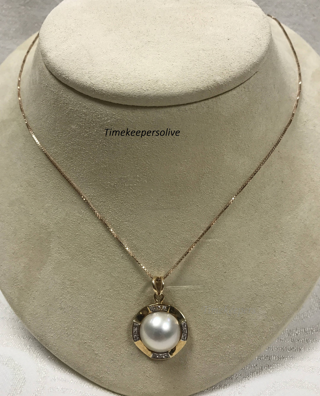 b121 Beautiful Luster Half Pearl Chain Necklace Pendant with Diamonds in 14k; 10K Gold