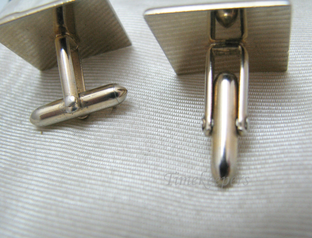 c371 Handsome Vintage Gold Tone Swank Square Cuff Links