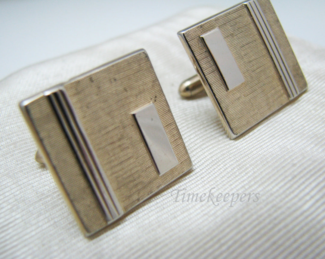 c371 Handsome Vintage Gold Tone Swank Square Cuff Links