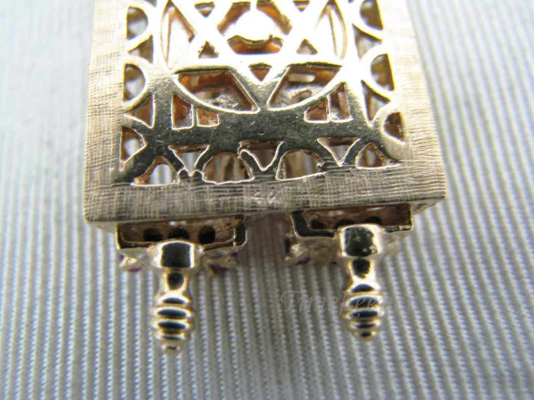 a672 Nice Vintage Opening Torah with Menorah & Star of David in 14k Yellow Gold