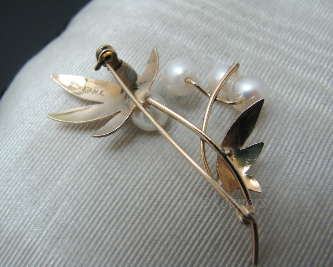 a577 Beautiful Vintage 14k Yellow Gold Flower Elegant Brooch with (4) Pearls