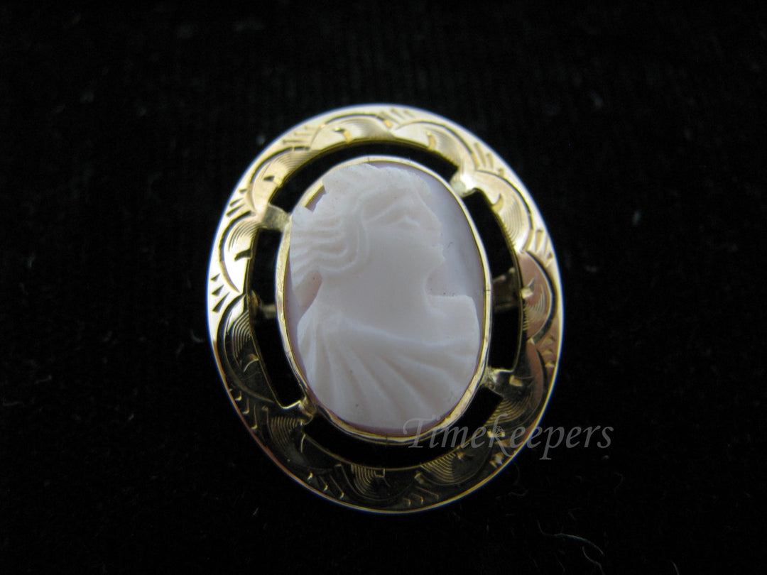 c217 Beautiful Vintage Pink Cameo Brooch in 10k Yellow Gold