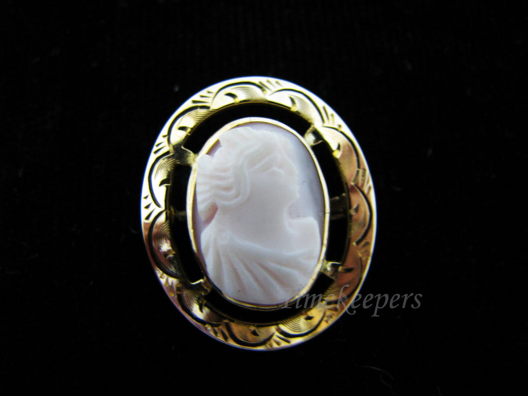 c217 Beautiful Vintage Pink Cameo Brooch in 10k Yellow Gold