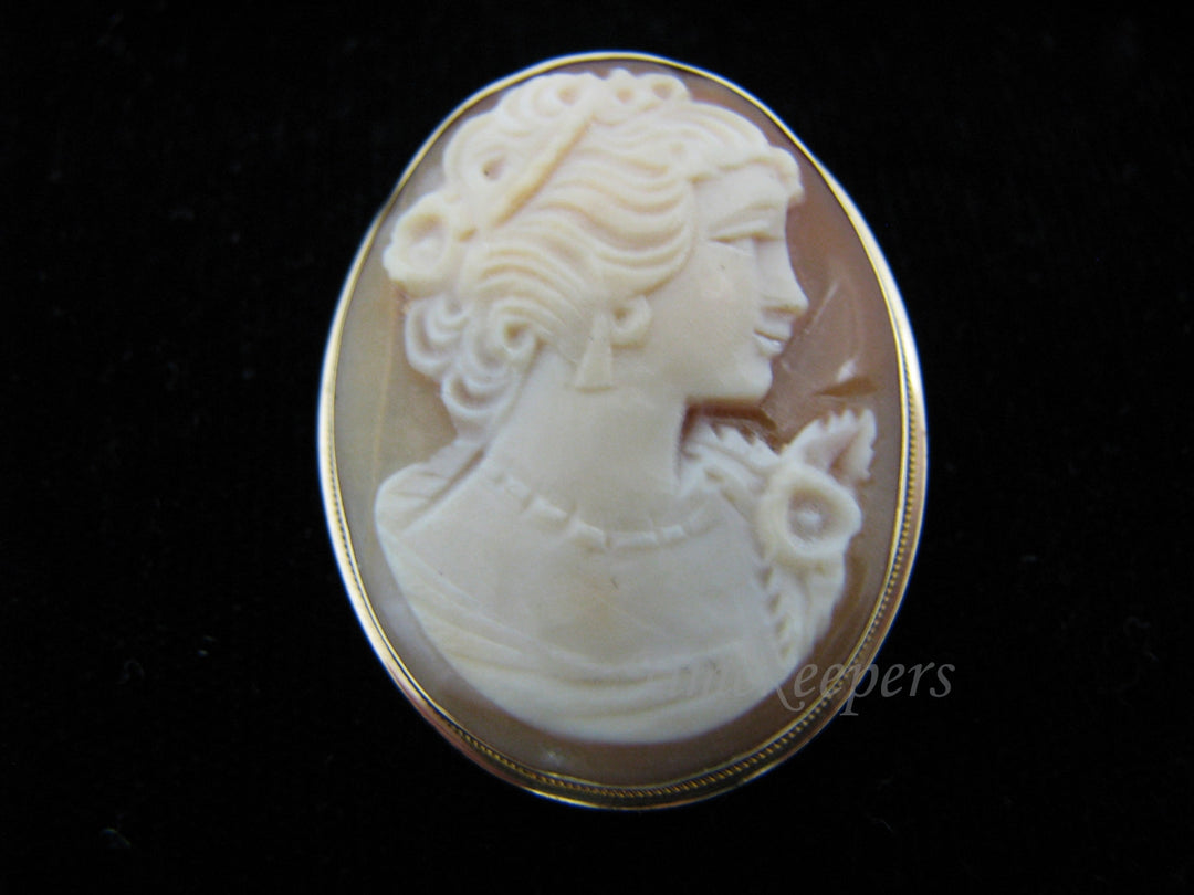 c512 Wonderful Vintage Carved Cameo Convertible Brooch/ Pendant in 14k Yellow Gold