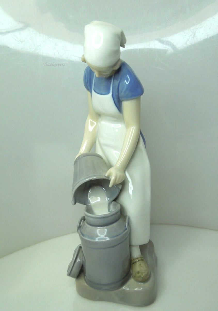 s748 Bing and Grondahl (B&G) Porcelain Figurine 2181 Girl with Milk Can