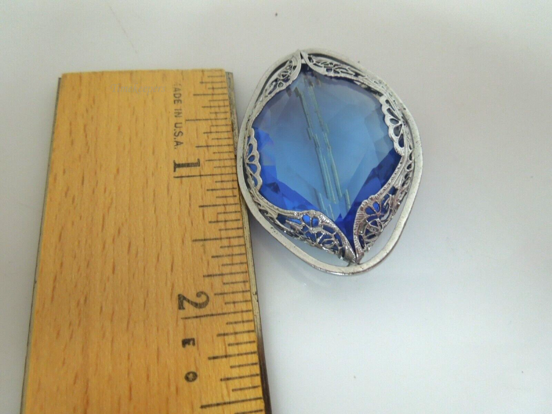 t121 Vintage Silver Tone Filigree Blue Glass Bezeled Stone Brooch Pin  