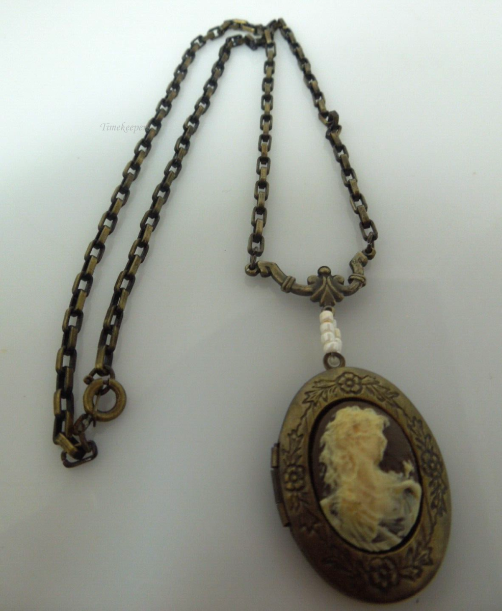 s945 Antique Vintage Gold Filled Cameo Photo Pendant