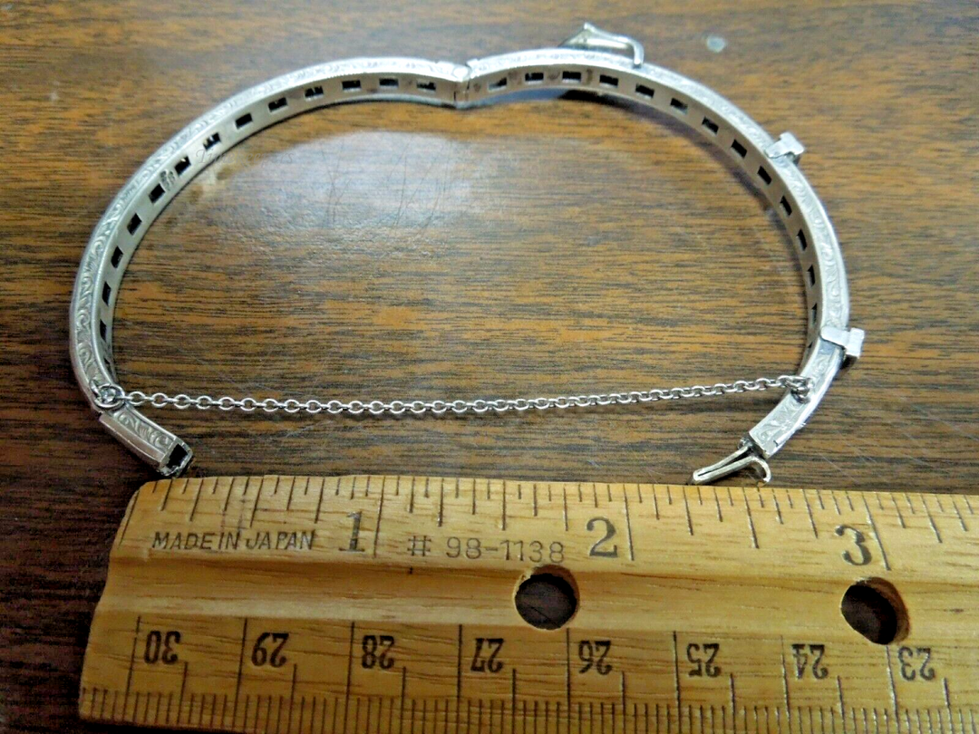 t058 Vintage Sterling Silver Cubic Zirconia Hinged Bracelet