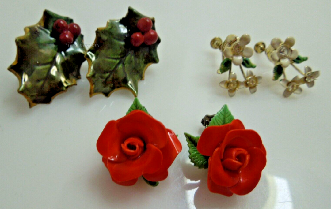 s631 Set of 3 Christmas Earrings Clip-On Vintage Pretty