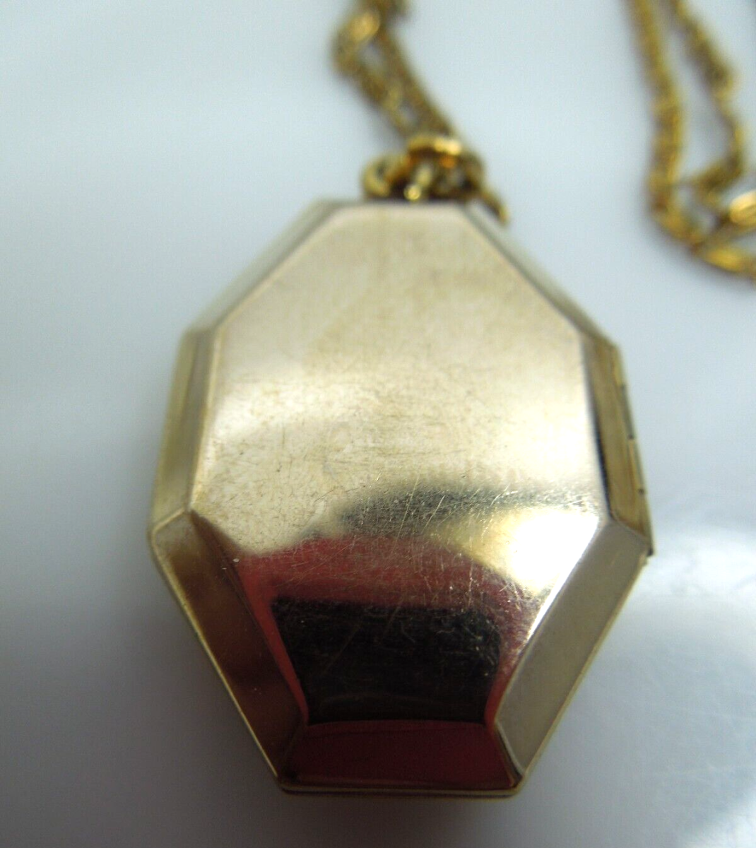 s931 Vintage Gold Filled Hexagonal Photo Mary Pendant Necklace,Keepsake Jewelry,Religious Necklace