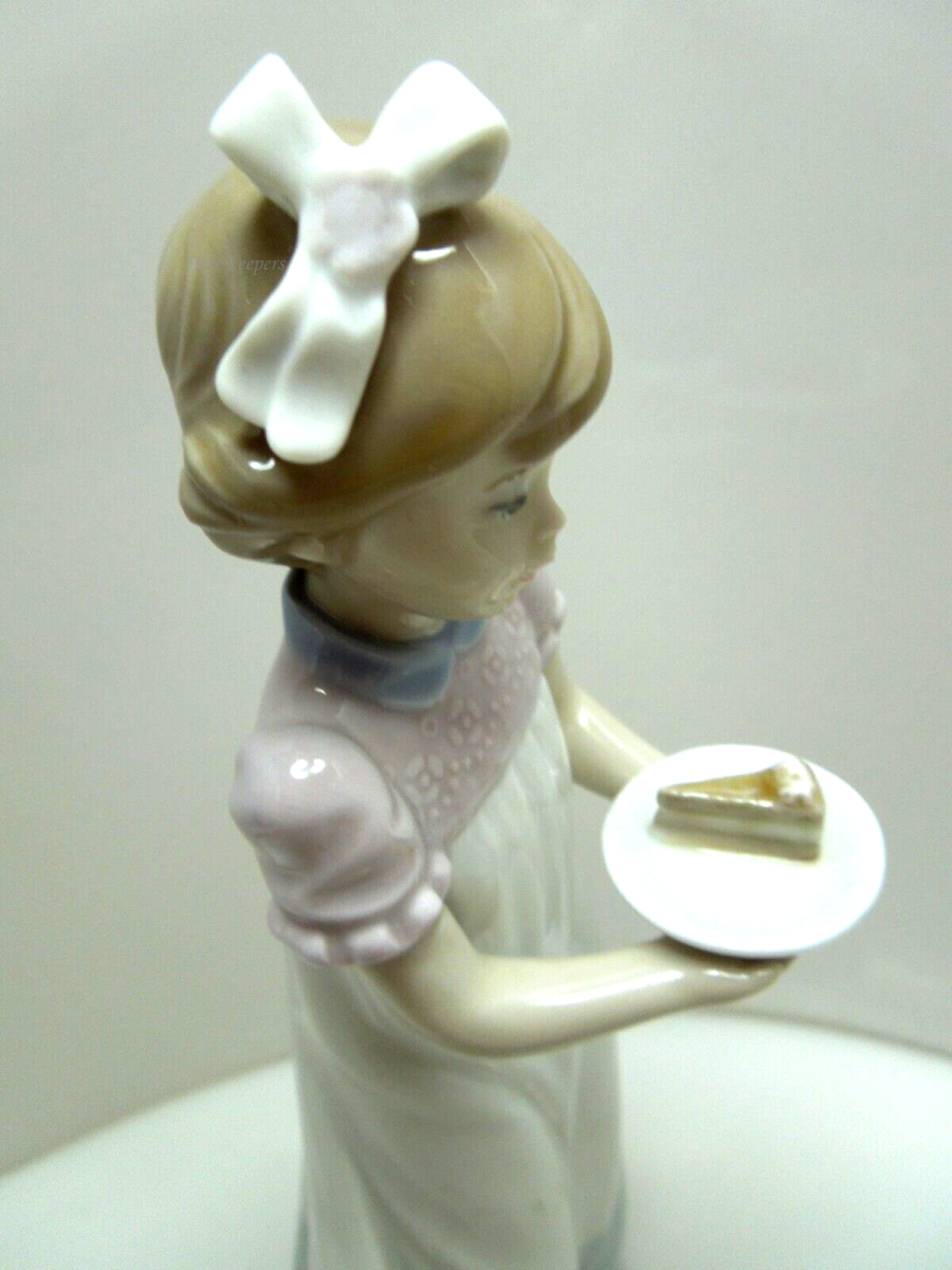 s668 Vintage LLADRO Porcelain Figure Happy Birthday Girl with Cake #5429 RETIRED