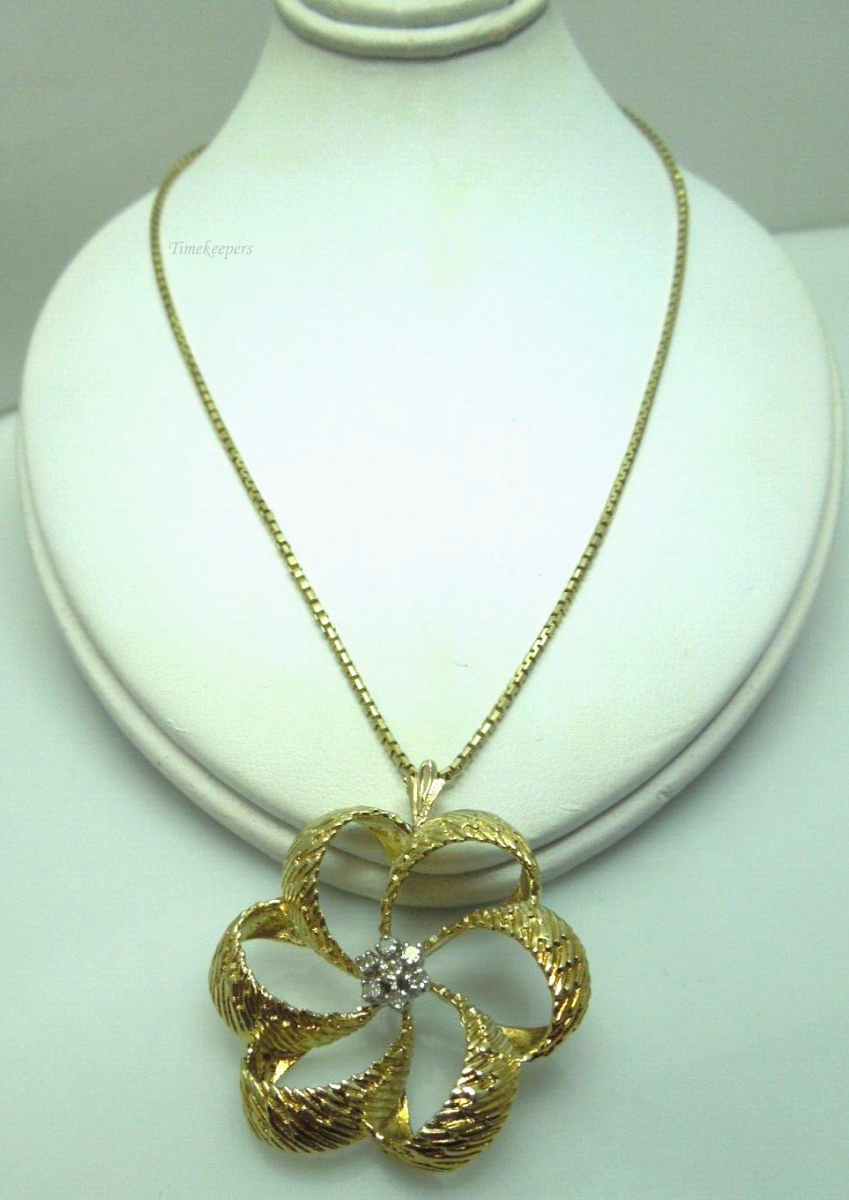 s771 14kt Solid Yellow Gold Necklace with Flower Diamond .07 cts Pendant 20"