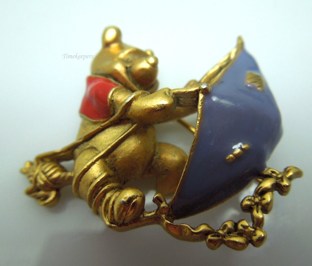 s940 Rare Collectibles Winnie The Pooh Disney Brooch