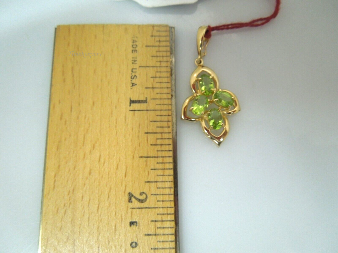 t109 14kt Yellow Gold Peridot Pendant,14kt Pendant,14kt Gold Pendant 