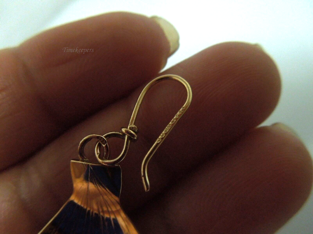 s196 Pretty Pair of Dangle Earrings in 9kt Yellow Gold