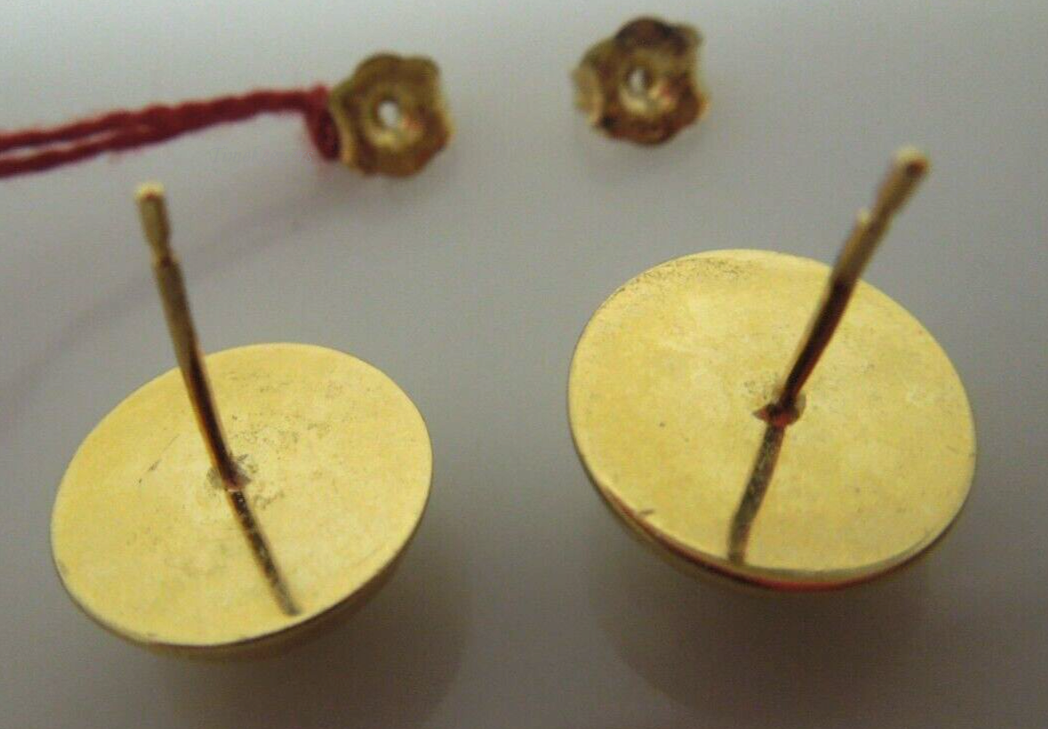 s260 Pretty Pair of 14kt Yellow Gold Hammered Studs 