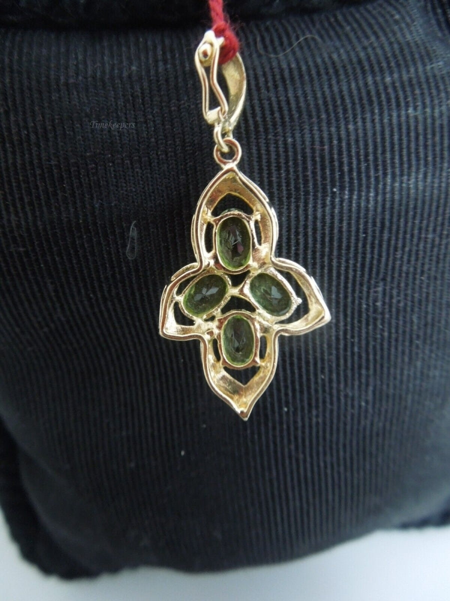 t109 14kt Yellow Gold Peridot Pendant,14kt Pendant,14kt Gold Pendant 