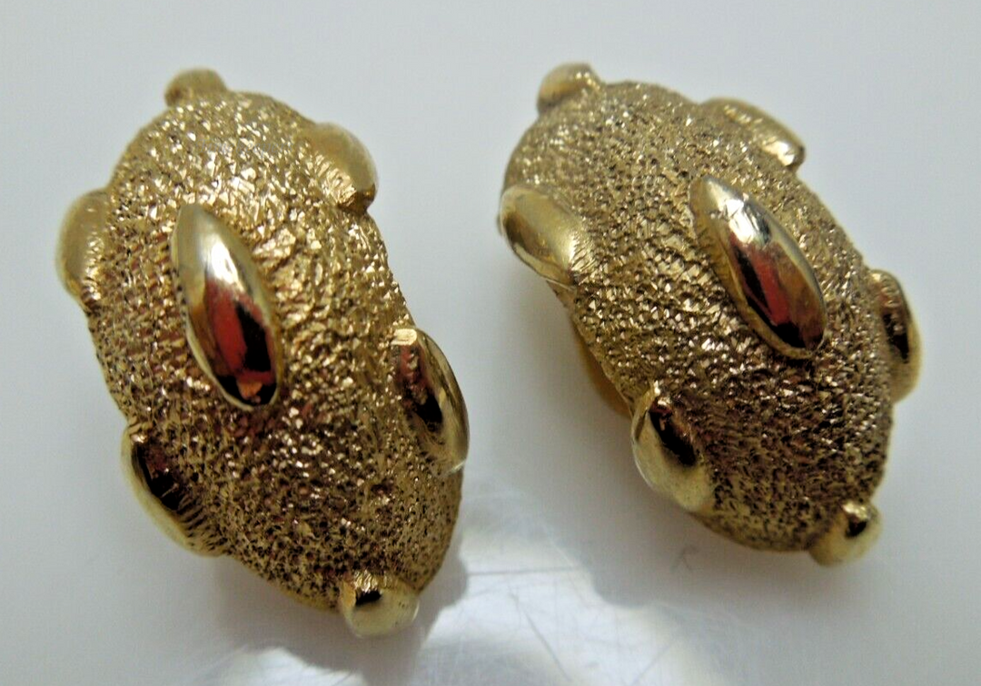 s644 Les Bernard - Authentic Vintage Signed Earrings