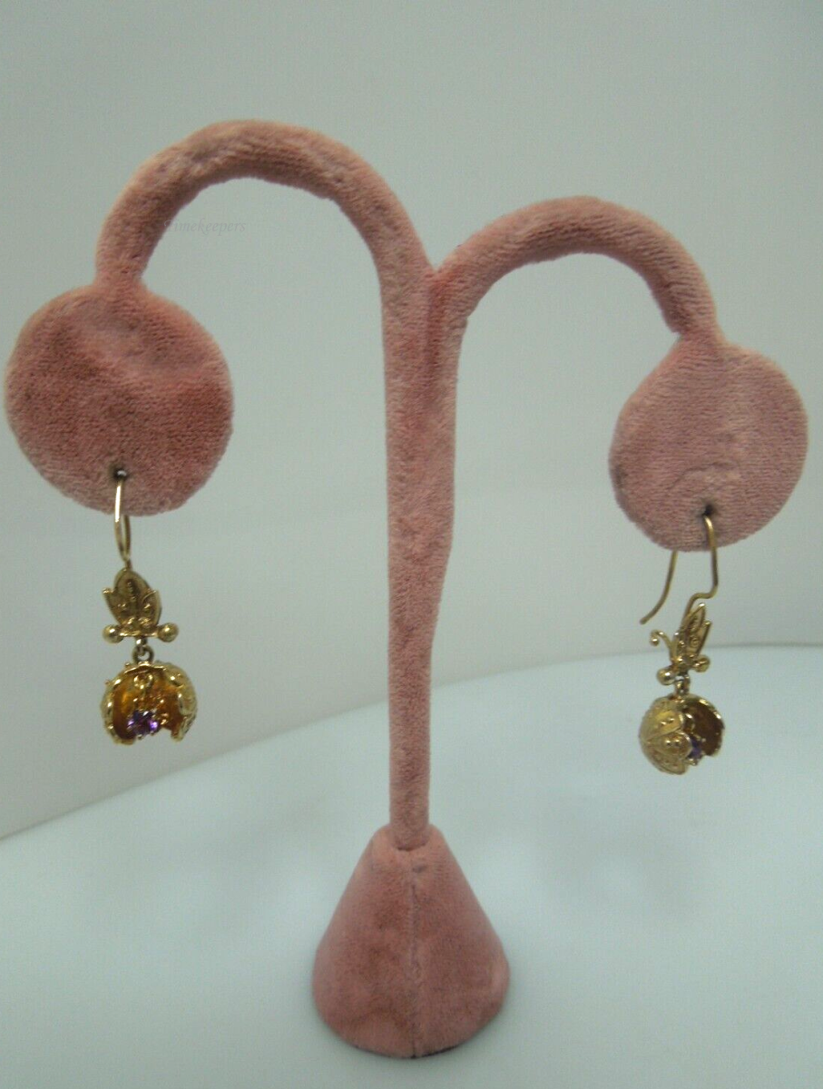 s200 Pretty Pair of 14kt Yellow Gold Dangle Earrings