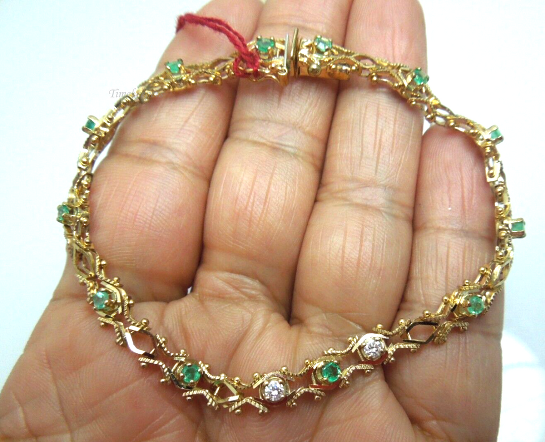 s941 Stunning 14kt Solid Yellow Gold Emerald Diamond .10 cts Bracelet