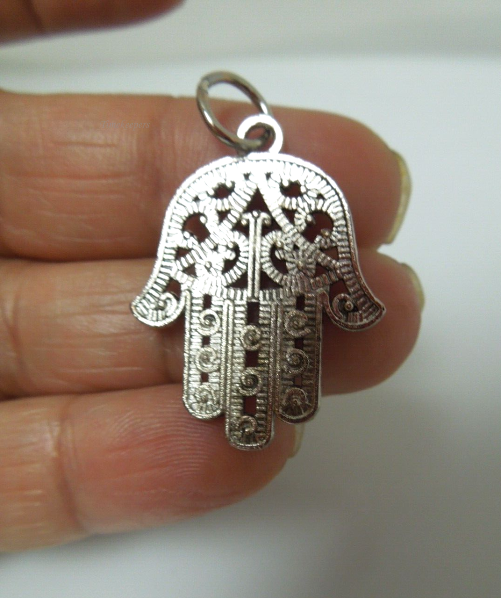 t011 Vintage Sterling Silver Hamsa Hand Charm Filigree Pendant 2.4g  