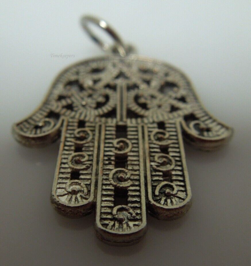 t011 Vintage Sterling Silver Hamsa Hand Charm Filigree Pendant 2.4g  