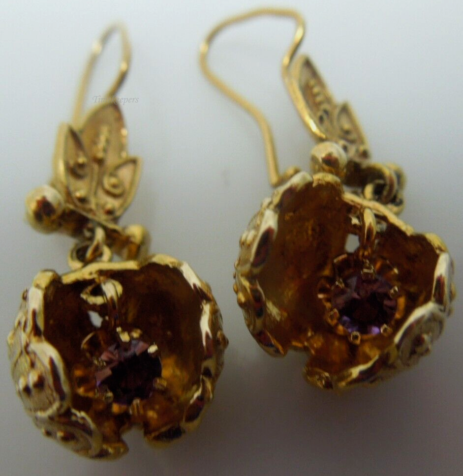 s200 Pretty Pair of 14kt Yellow Gold Dangle Earrings